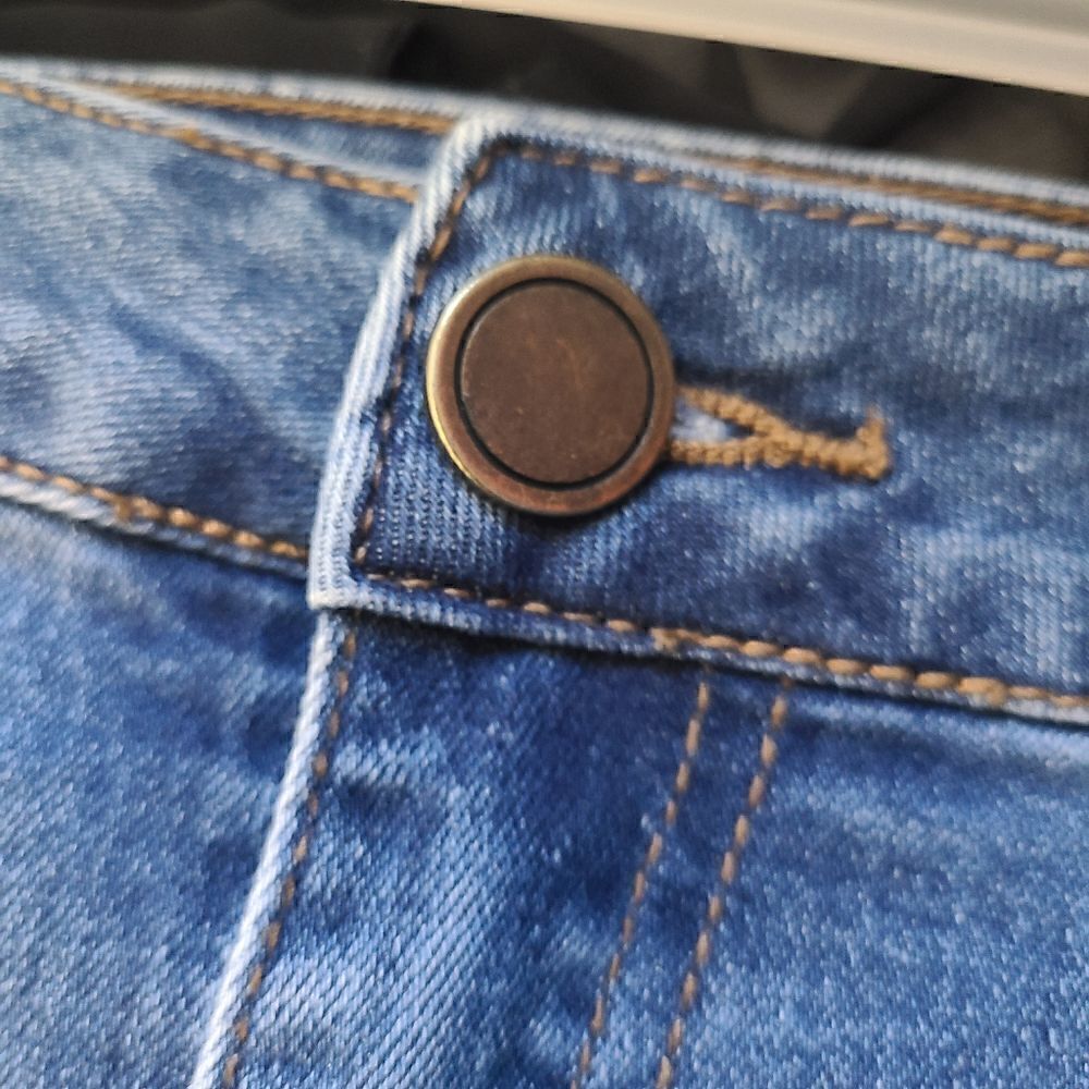 Copper Key Shorts - Picture 4 of 6